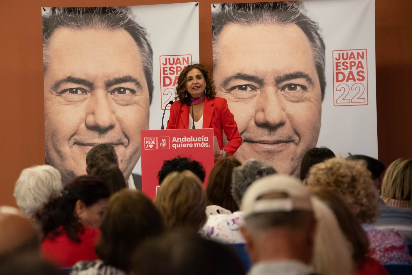 Montero pide a las mujeres que sean las «artífices del cambio» que se producirá el 19J con la victoria de Espadas