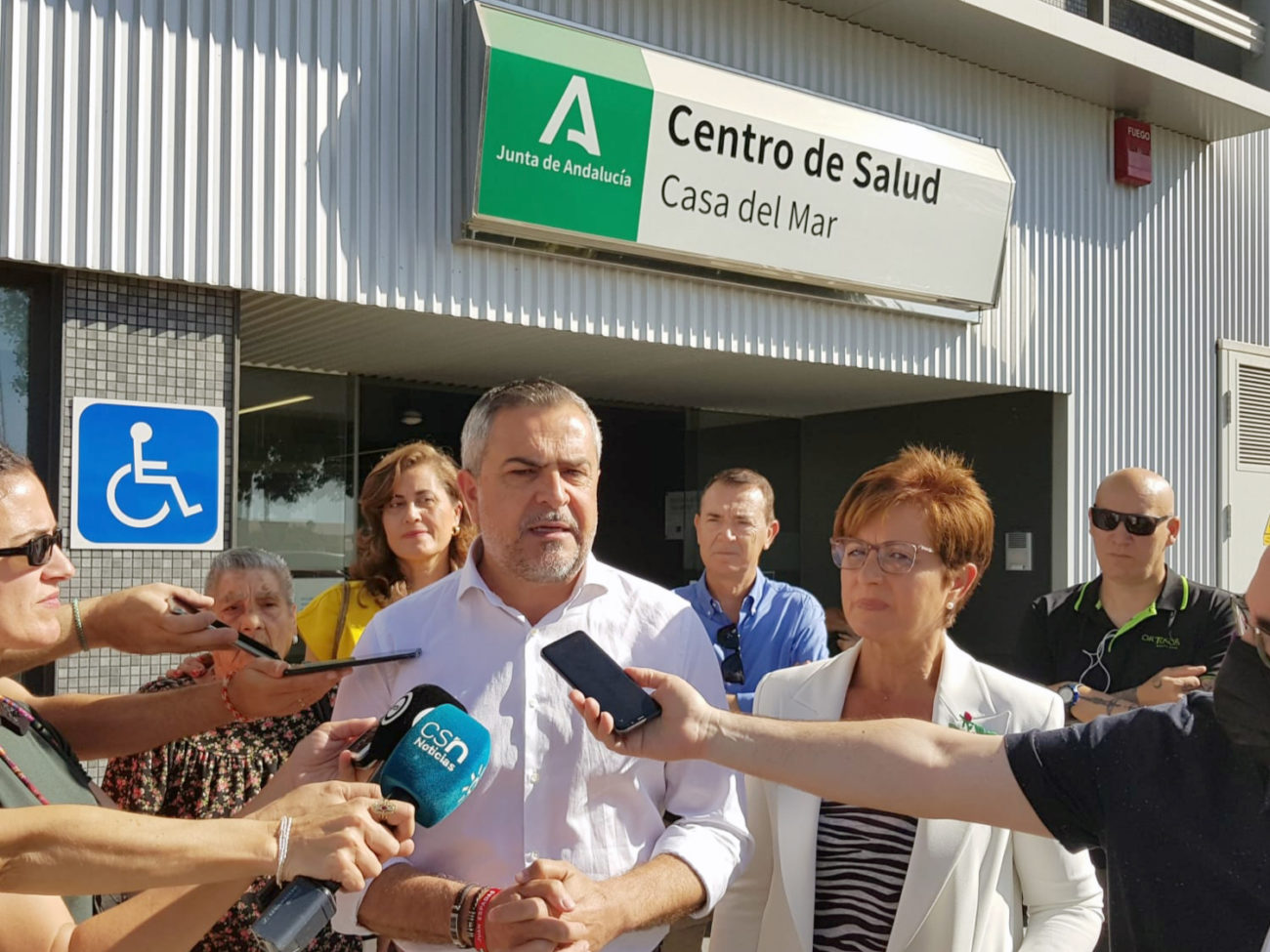 El PSOE señala la Casa del Mar como paradigma de la gestión de Moreno Bonilla: cerrado por las tardes, sin urgencias y sin los médicos ni pediatras necesarios