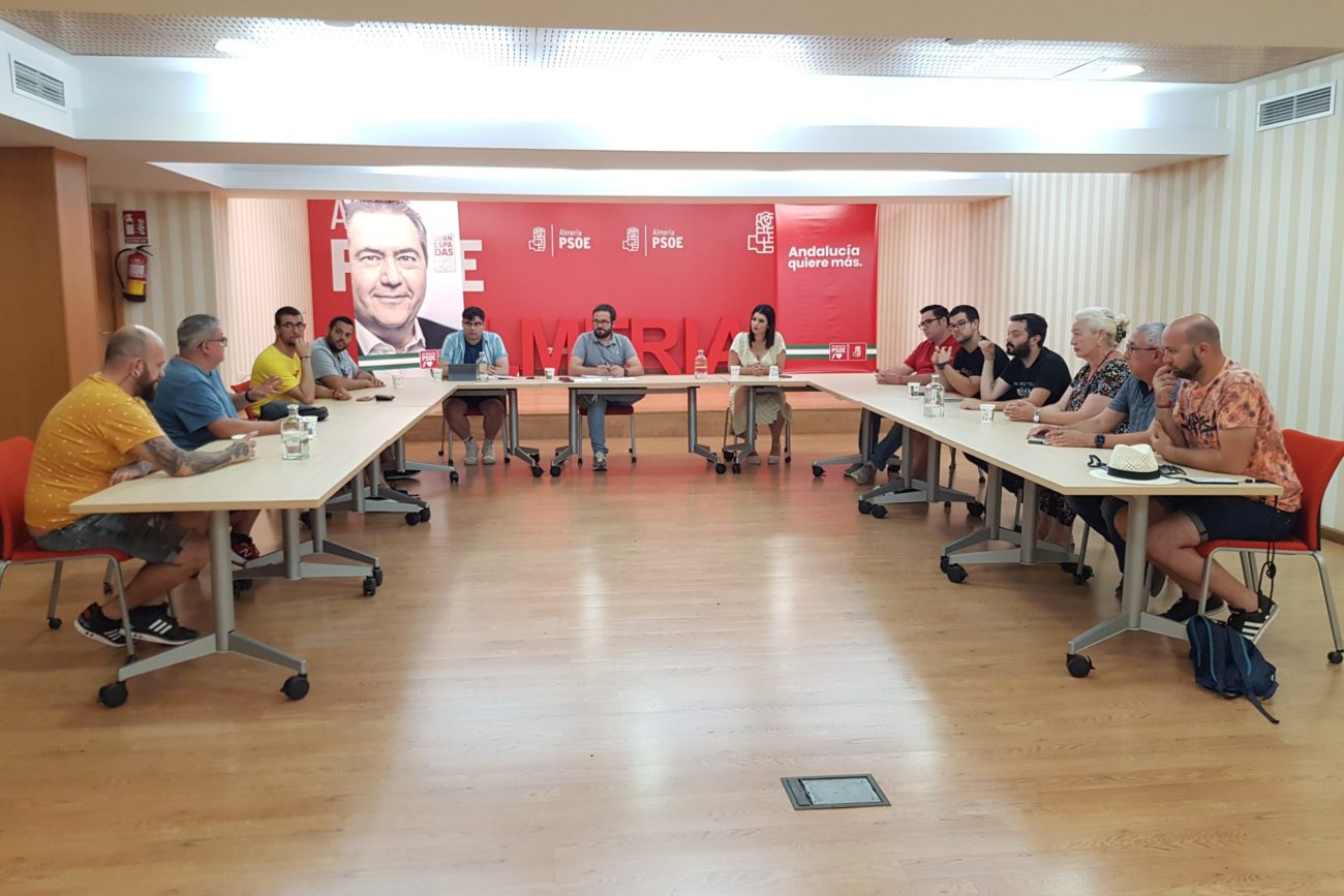 El PSOE de Almería recuerda que el 19J «toca elegir entre las derechas o los derechos del colectivo LGTBI»