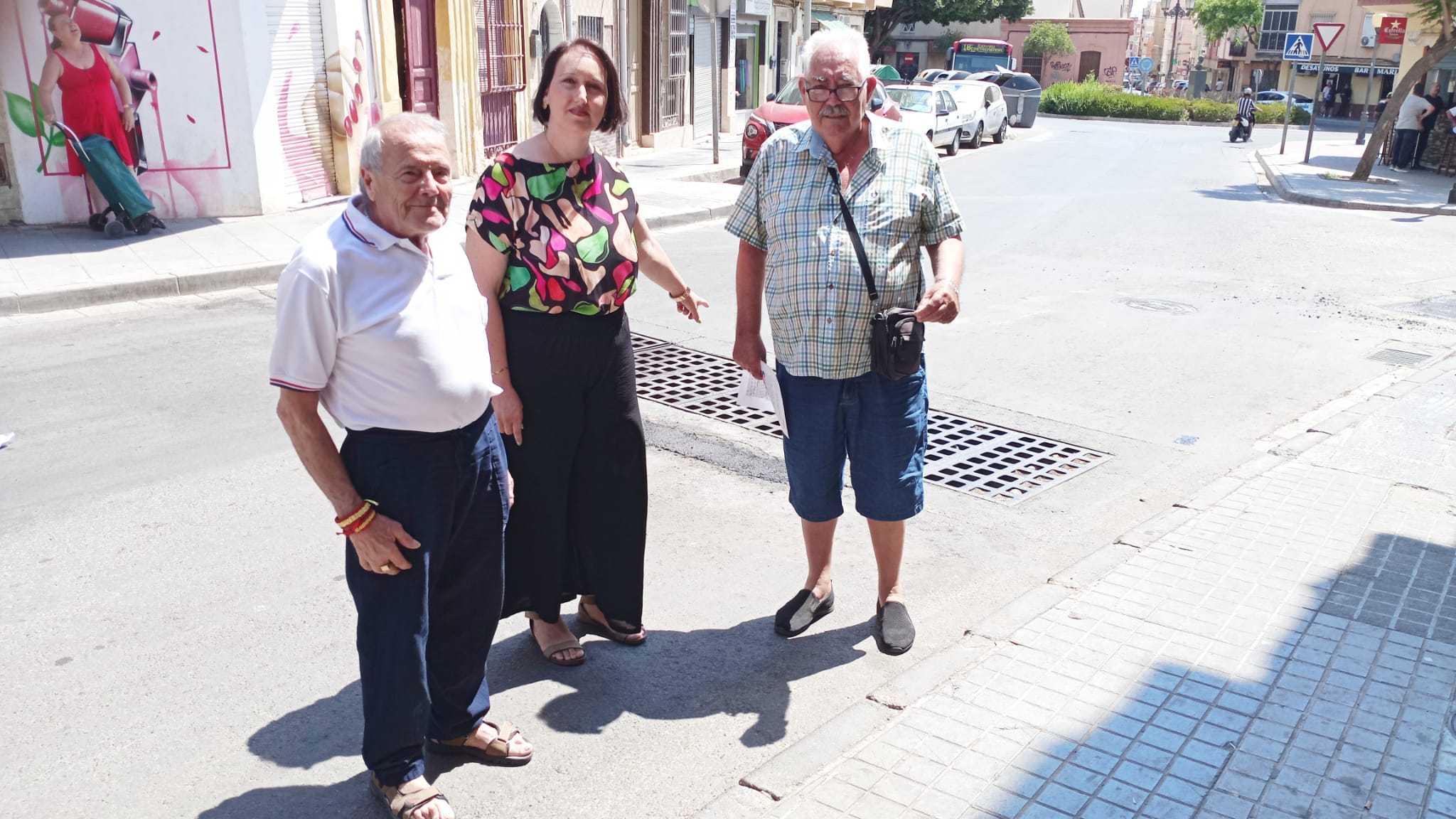 ALMERÍA. El PSOE pide el arreglo de un imbornal en la calle de la Fuentecica por las molestias que ocasiona a los vecinos