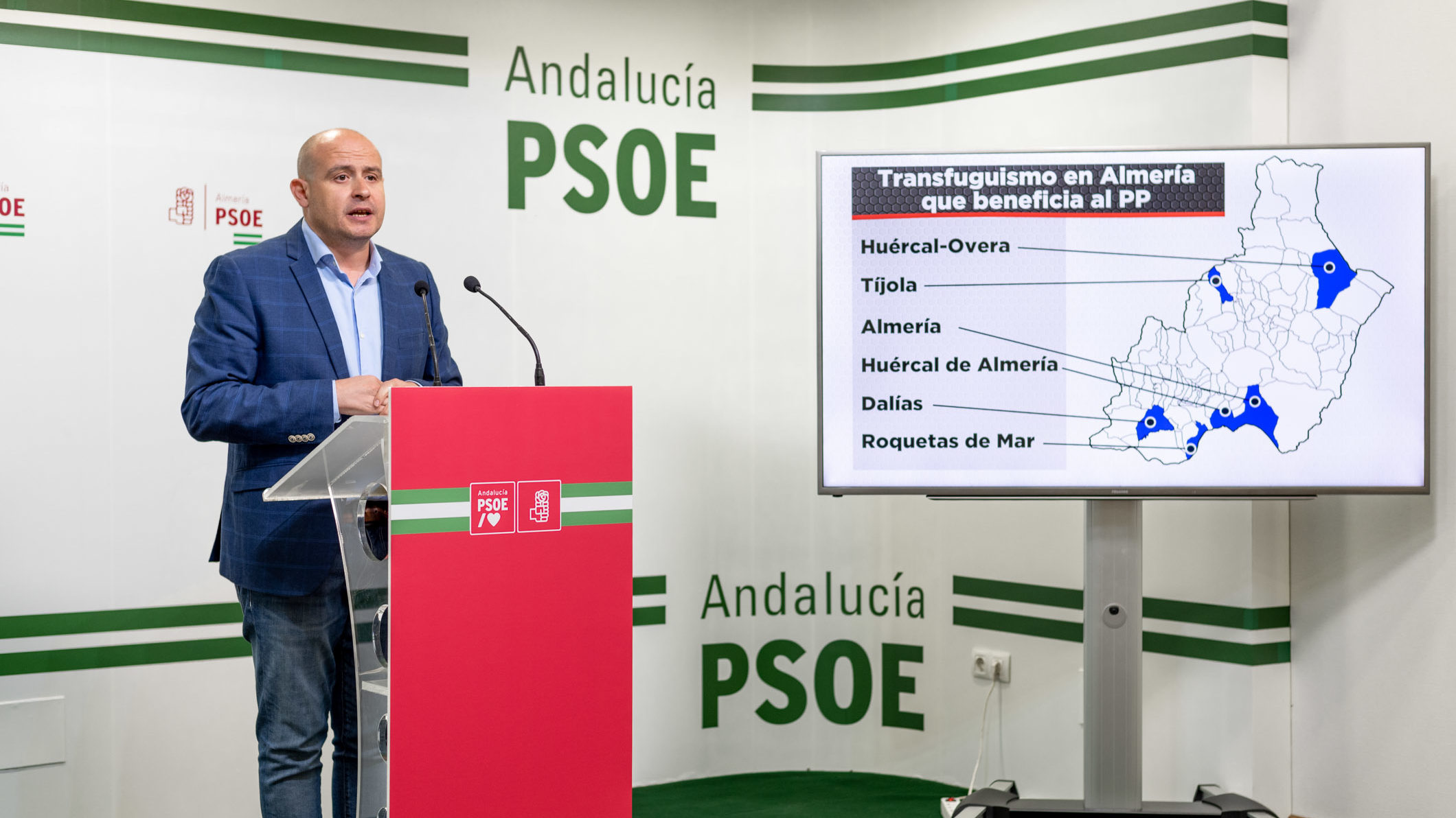 El PSOE condena que el PP esté gobernando a la mitad de la población de Almería con el apoyo de concejales tránsfugas