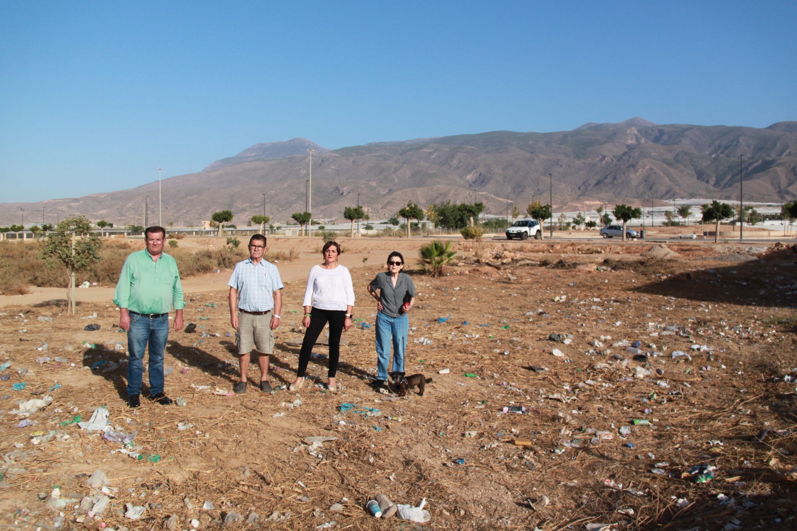 EL EJIDO.  El PSOE de El Ejido exige al Gobierno local del PP impulsar un plan municipal de limpieza y adecuación de solares en los barrios y núcleos