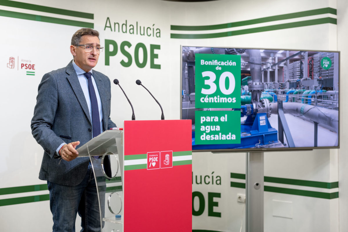 El PSOE propone a Moreno Bonilla que bonifique a los agricultores el precio del agua de las desaladoras que no son del Estado con 30 céntimos de euro