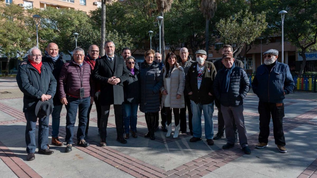 Lorenzo Cazorla constata con los mayores su satisfacción por la subida de un 8,5% de las pensiones del Gobierno de España 