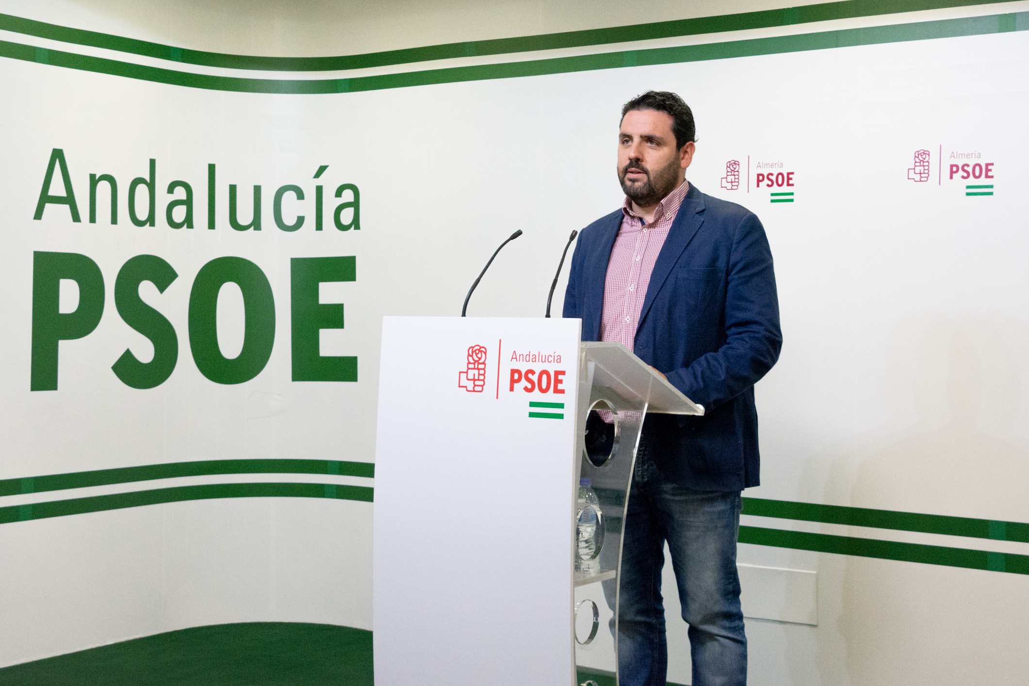 El PSOE invita al presidente de la Diputación a gastarse los 140 millones de euros que le sobran cada año