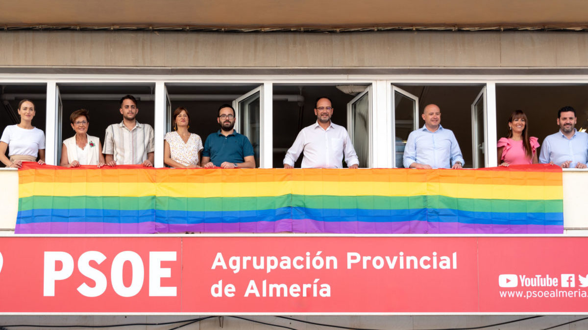 El PSOE celebra con orgullo los derechos del colectivo LGTBI y advierte de la amenaza que supone la pinza PP y Vox