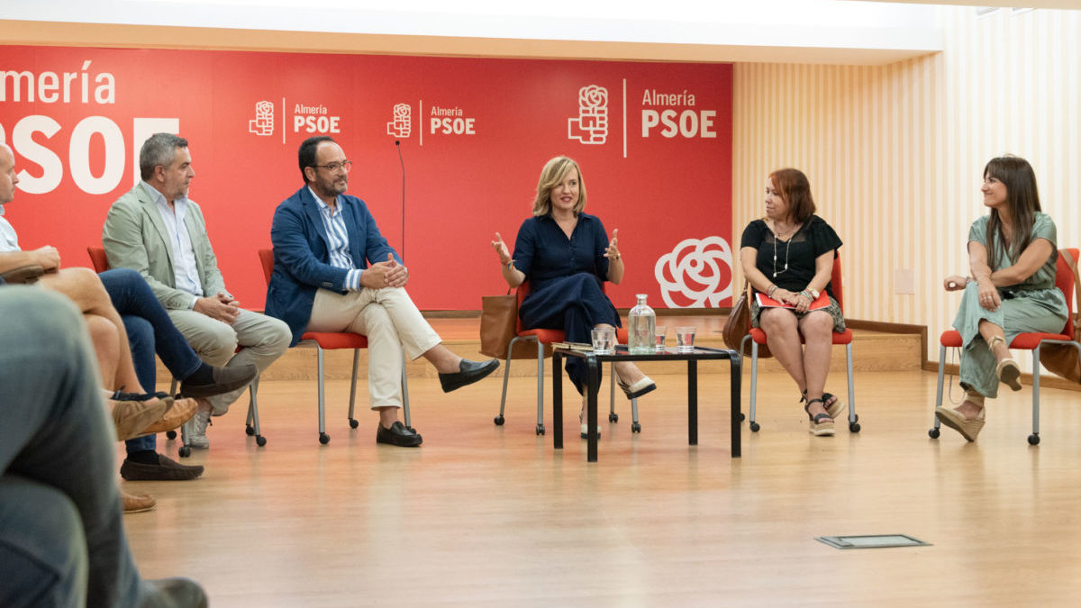 Pilar Alegría garantiza que el Gobierno de Pedro Sánchez seguirá apostando por la FP y recuerda que ha financiado 14.600 plazas ya en Almería