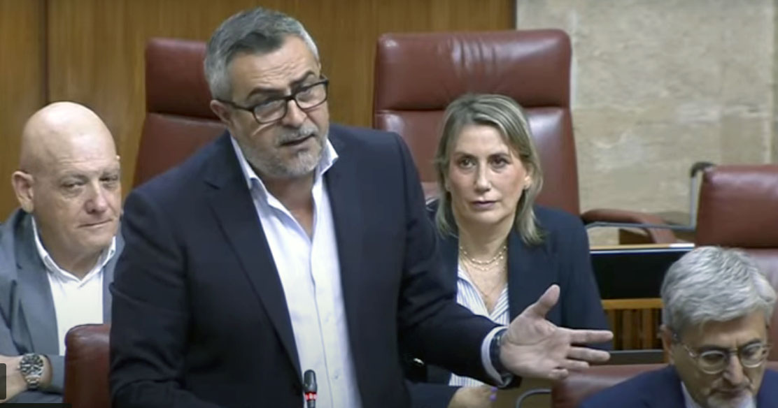 El PSOE desvela en el Parlamento que el PP contrató las ambulancias para Almería sin pasar por Consejo de Gobierno ni fiscalización previa