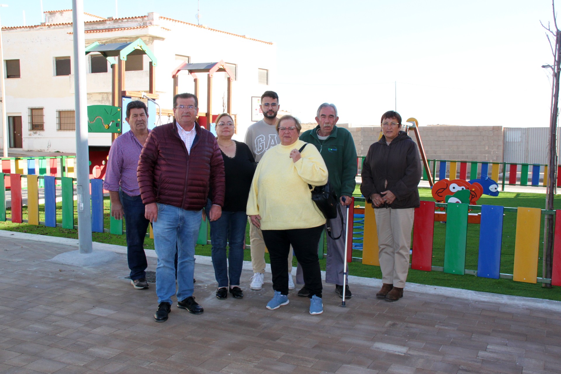 EL EJIDO. Alarcón pone en valor el parque infantil conseguido por el PSOE para Guardias Viejas