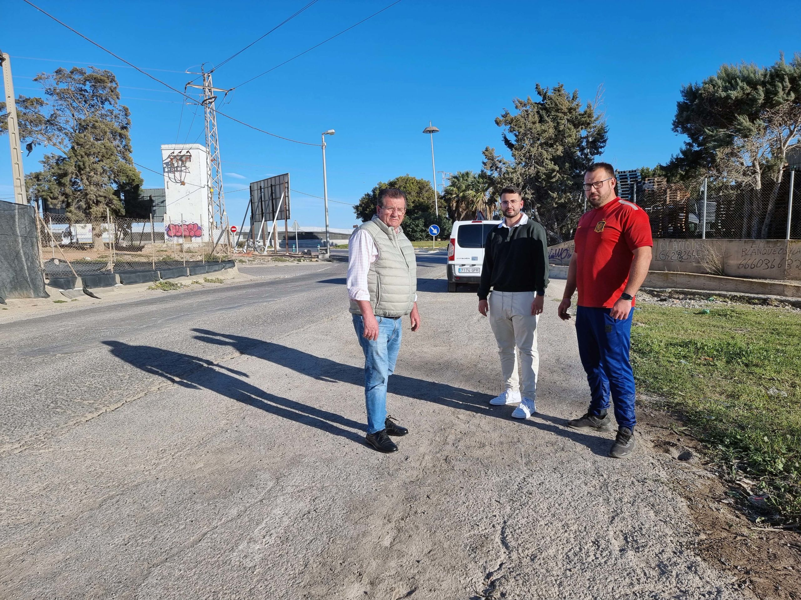 EL EJIDO. El PSOE de El Ejido insiste en pedir al Ayuntamiento el arreglo del Camino de Roquetas