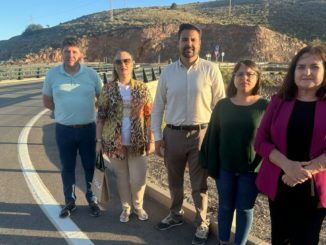 Mateo Hernández junto a representantes municipales socialistas de Berja y Dalías