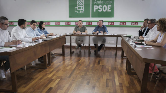 Secretarios generales de las ocho provincias junto a Juan Espadas y Viedma