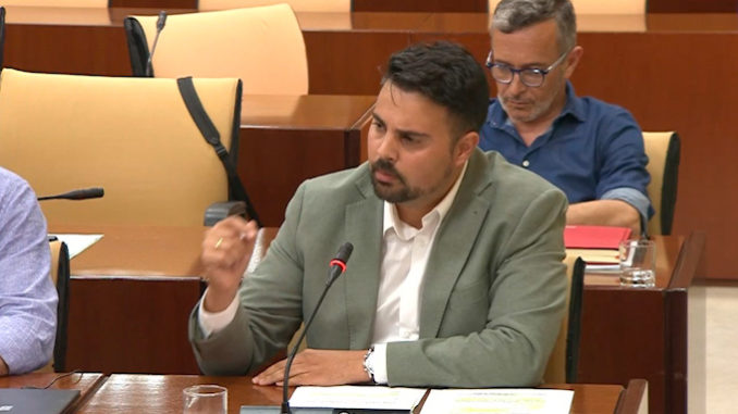 Mateo Hernández, parlamentario andaluz del PSOE de Almería durante la comisión