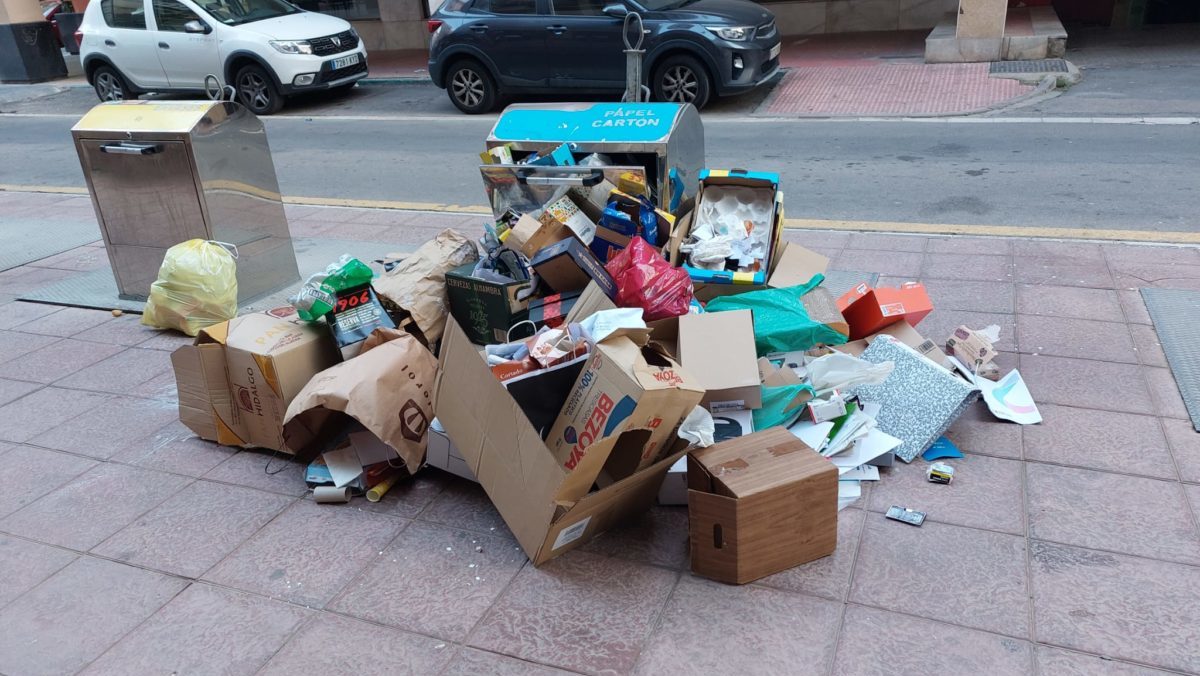 ALMERÍA. La subida de la basura es el resultado de años de políticas medioambientales ineficaces por parte del  Ayuntamiento