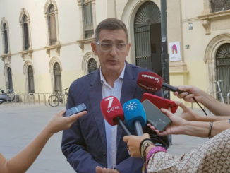 José Luis Sánchez Teruel, hoy, junto a la Escuela de Artes