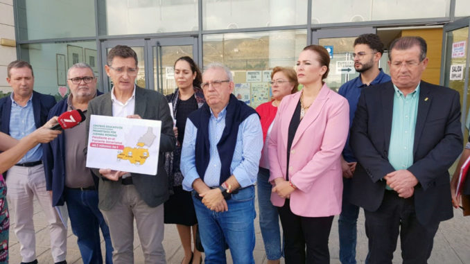 Sánchez Teruel junto al alcalde de Vícar y concejales y portavoces del poniente almeriense