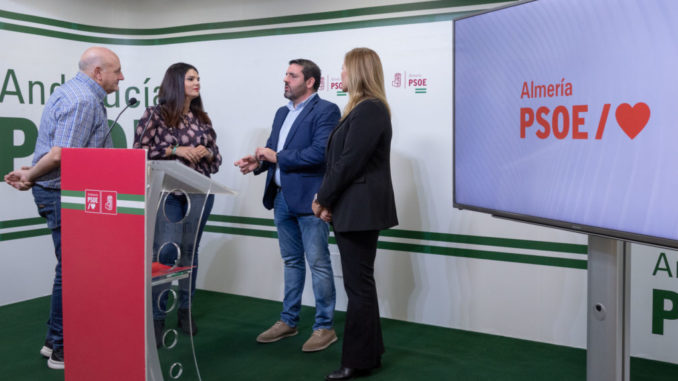 Antonio Gutiérrez, Noemí Cruz, Juan Manuel Ruiz y Teresa Piqueras, en la sede provincial