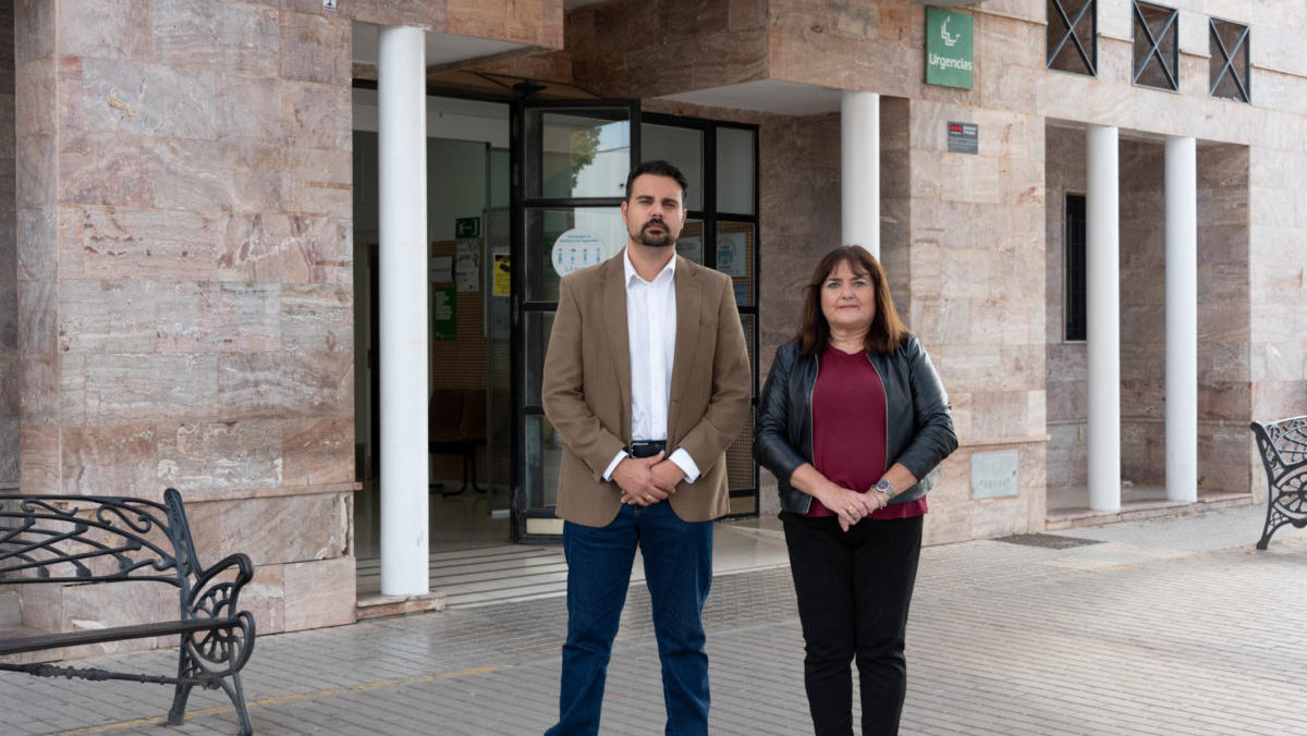 BERJA. El tiempo de espera para conseguir cita en el centro de salud de Berja ronda el mes, y faltan dos médicos y un pediatra