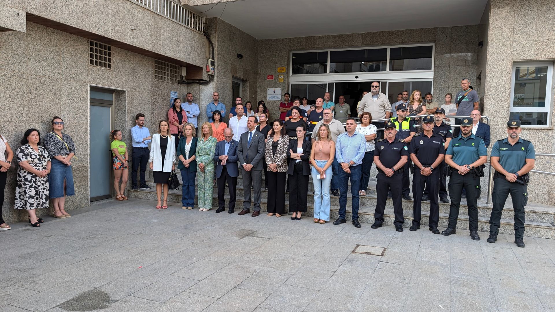 ROQUETAS DE MAR. El PSOE de Roquetas no participará en los actos municipales del 25N y denuncia el “bloqueo” de Amat “para impedir que la Policía Local colabore en el seguimiento de las víctimas”