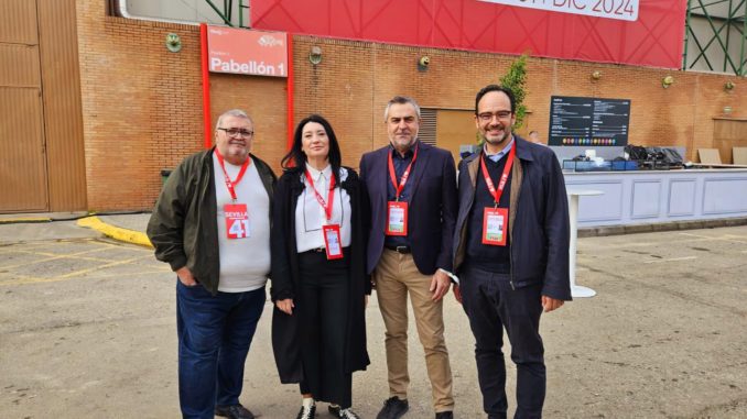 Manolo García, Anabel Mateos, Juan Antonio Lorenzo y Antonio Hernando en el 41 Congreso Federal