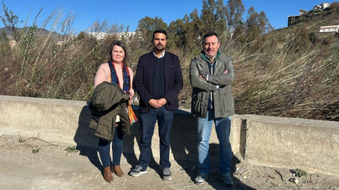 Hernández junto a ediles de Olula del Río