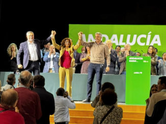 Juan Antonio Lorenzo, María Jesús Montero y Manuel Jesús Flores Malpica en el Comité provincial